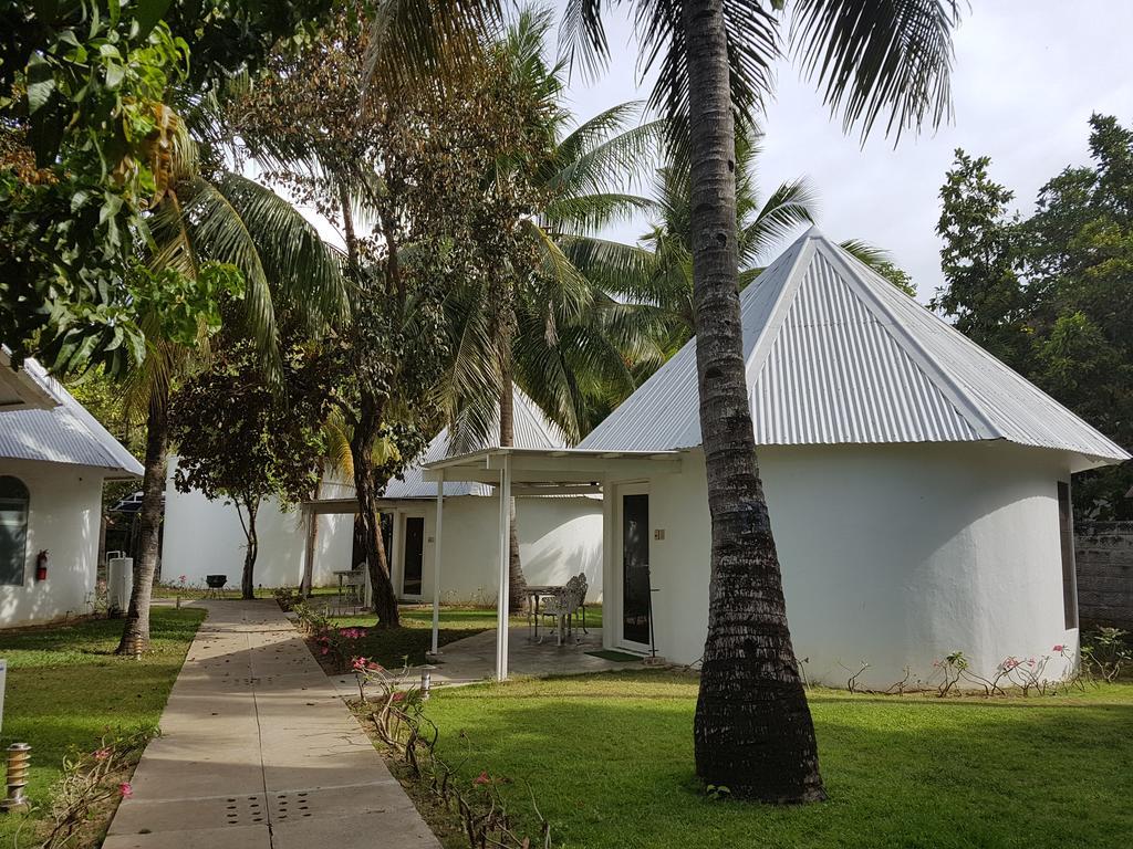 Cordova Reef Village Resort Île de Mactan Extérieur photo